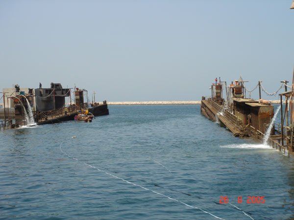 Διάσωση & επανατοποθέτηση πλωτής βάσης Dammam
