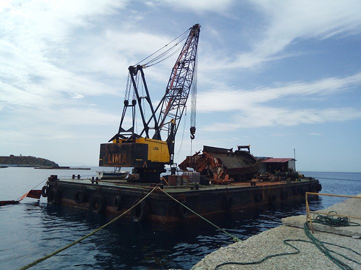 Salvage and wreck removal in Tinos island