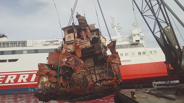  Αποκομιδή και απομάκρυνση ναυαγίου στην Τήνο