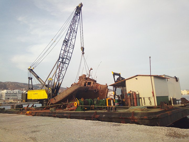 Salvage and wreck removal in Tinos island